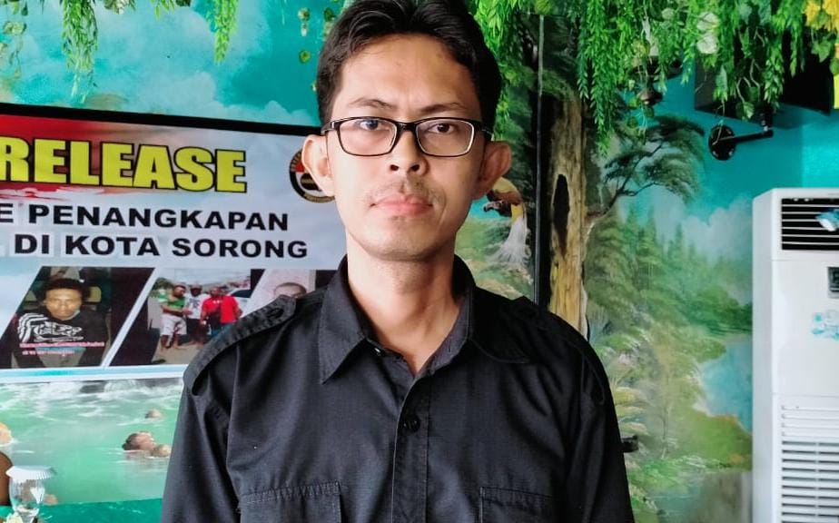 Ketua-Persatuan-Wartawan-Indonesia-PWI-Papua-Barat-Bustam.jpg