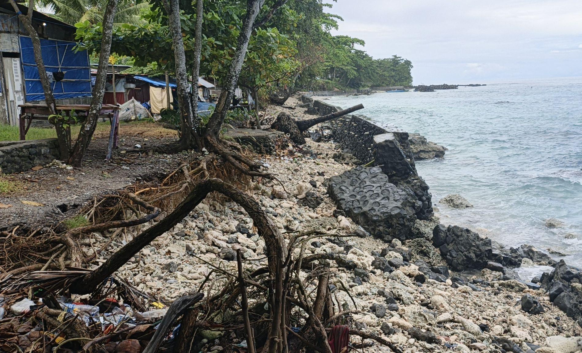Talud Rusak Dihantam Gelombang, Warga Pasirido Minta Perhatian Pemda Manokwari