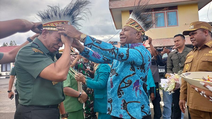 Panglima-Komando-Daerah-Militer-Kodam-XVIIIKasuari-Mayor-Jenderal-Mayjen-TNI-Haryanto.jpg