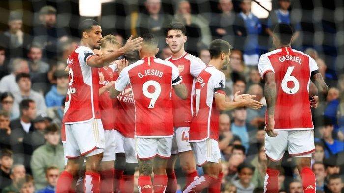 Para-pemain-Arsenal-merayakan-gol-Leandro-Trossard-ke-gawang-Everton.jpg