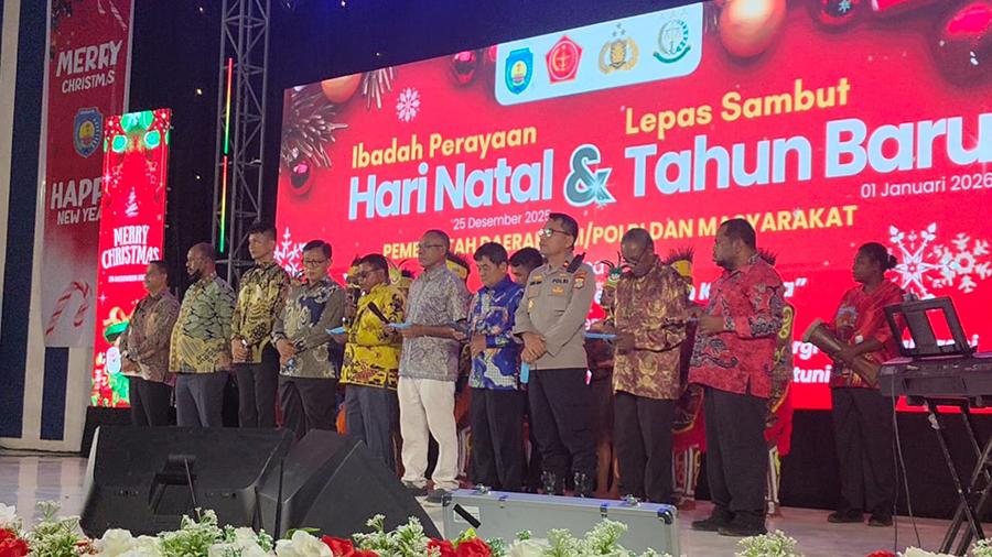 Pemkab Teluk Bintuni Gelar Natal Bersama, Bupati Ajak ASN Dengar Masyarakat