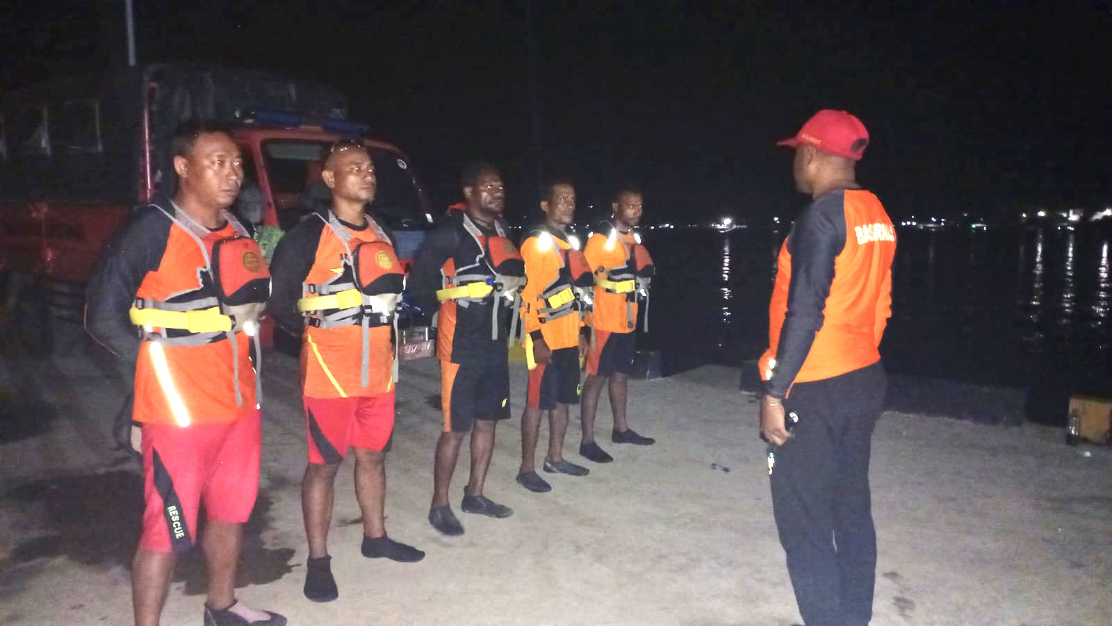 BREAKING NEWS - 12 Hari Terombang Ambing di Laut, 6 Penumpang KM Farida Indah Ditemukan Selamat