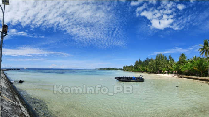 Pulau-Fani-berada-di-wilayah-Kabupaten-Raja-Ampat-bagian-dari-gugusan-pulau-pulau-Asia.jpg