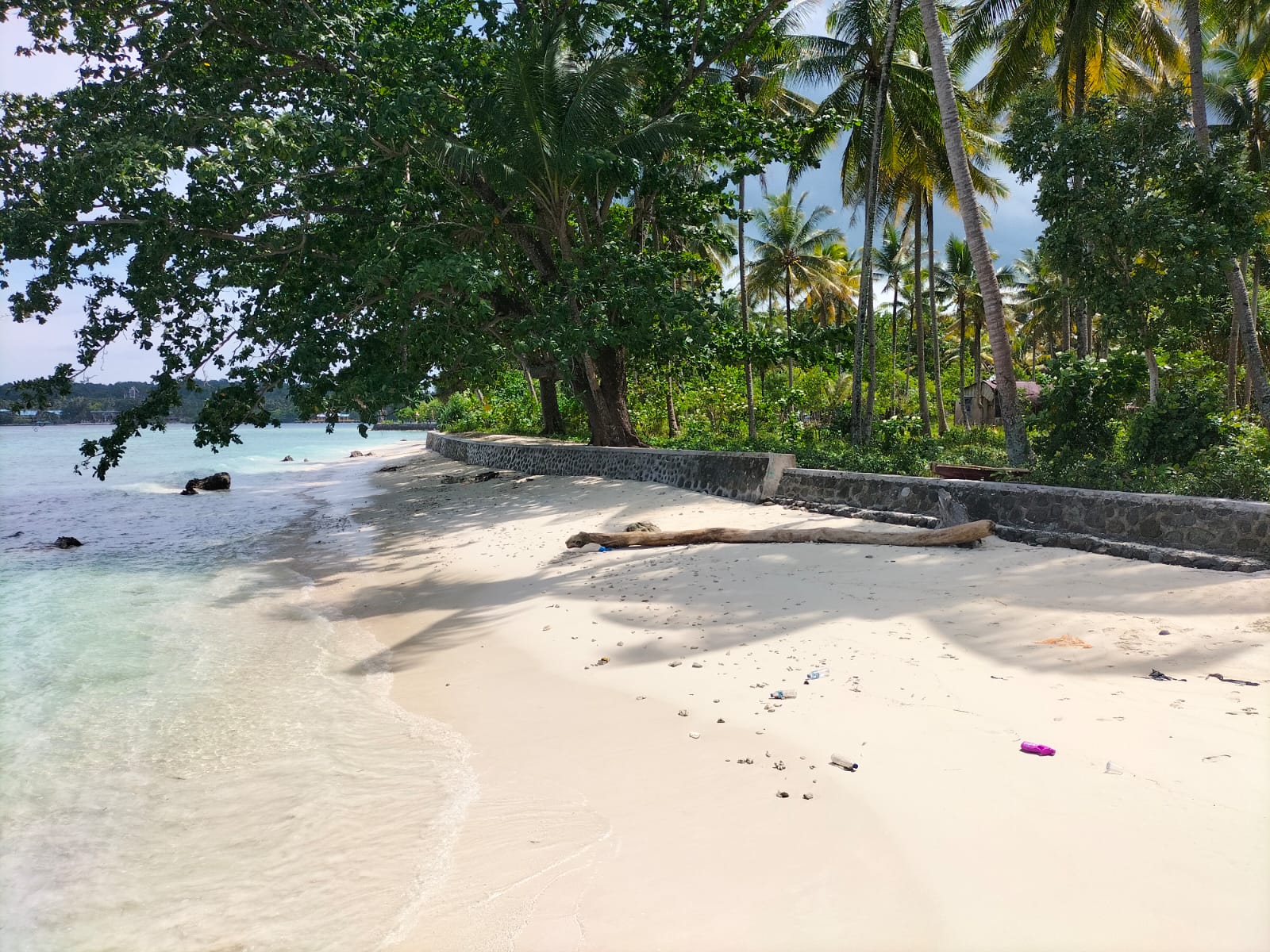 Mengintip Pulau Lemon yang Berada di Kawasan Teluk Doreri