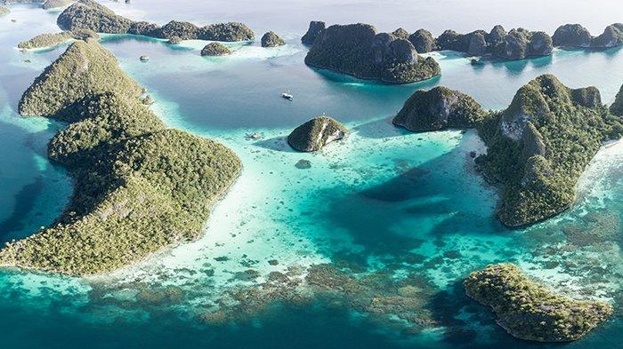 Pulau-Misool-Raja-Ampat-Papua-Barat.jpg