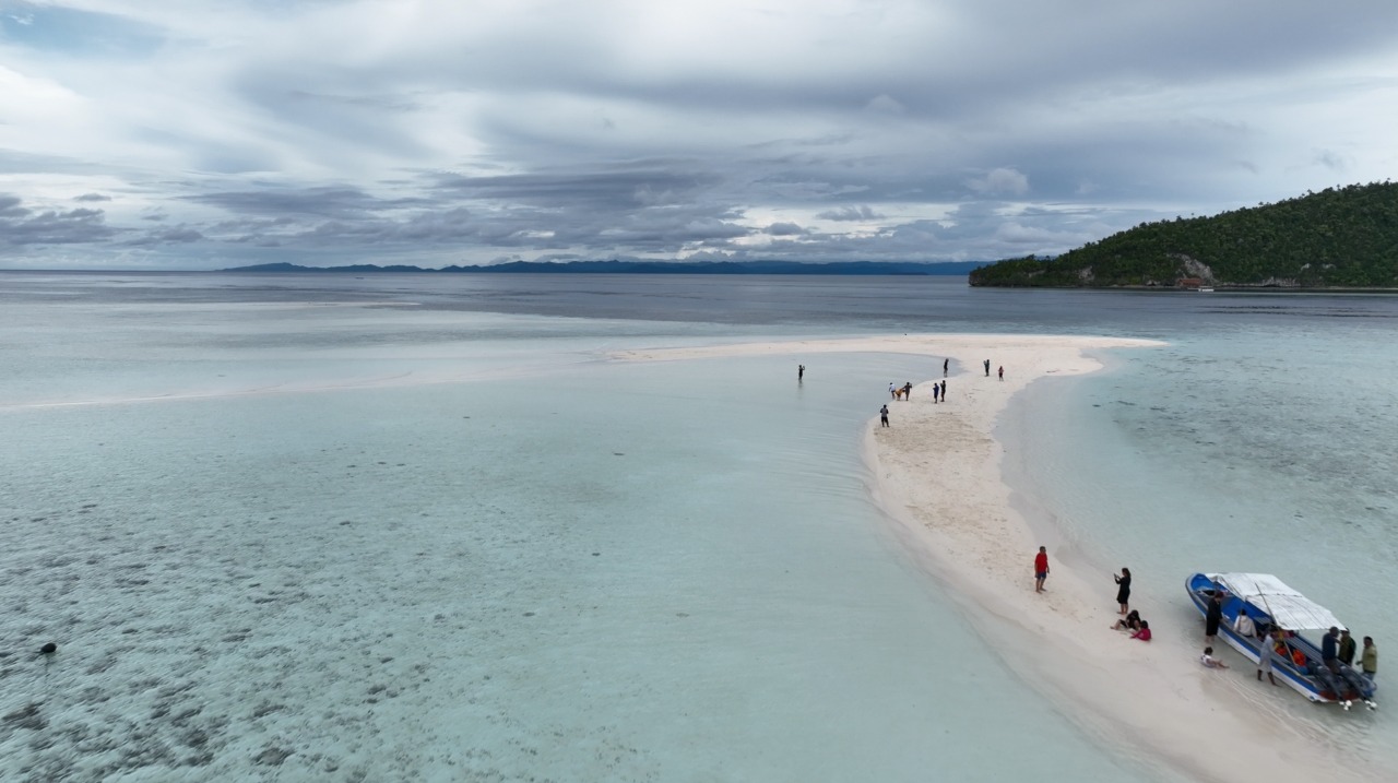 Pulau-Pasir-Timbul-Raja-Ampat-1.jpg