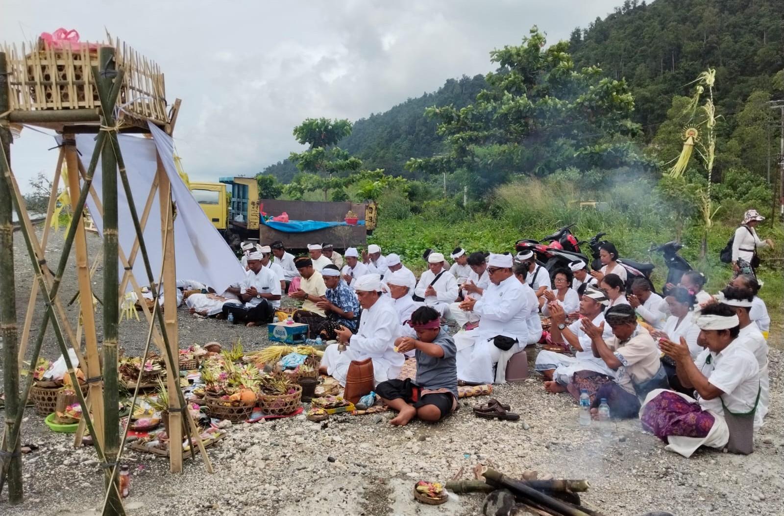 Umat Hindu Papua Barat Gelar Ritual Melasti Sambut Hari Suci Nyepi