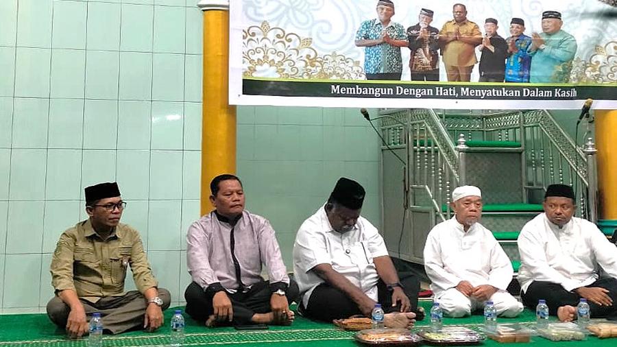Sahata-Marlen-Situngkir-mengikuti-Safari-Ramadan-1447-H-di-Kota-Sorong.jpg
