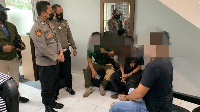 Viral Video Pria Ngamuk ke Tukang Cukur sampai Bawa Celurit, Gara-gara Hasil Tak Sesuai Harapan