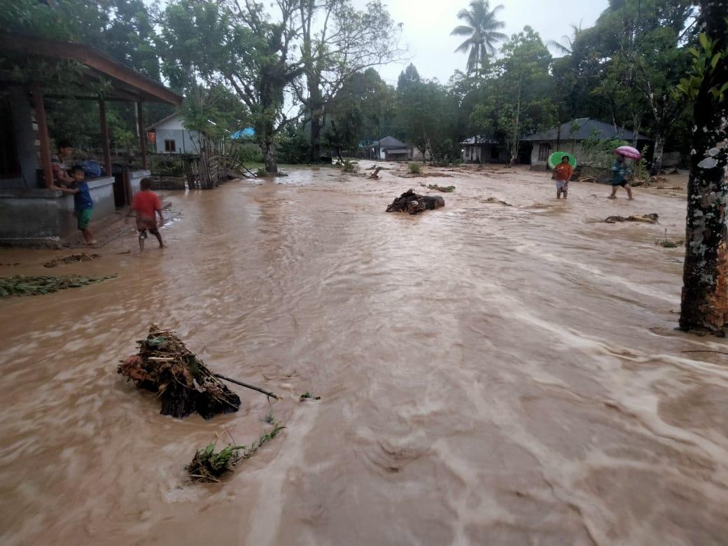 Irjen Johnny Isir: Bekas Pertambangan Emas Ilegal Jadi Ancaman Bagi Masa Depan Warga Lokal di Masni