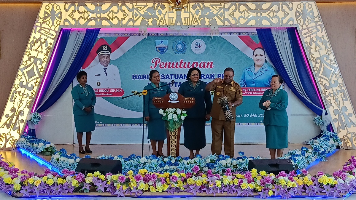 Bupati Hermus Indou Ingatkan Peran Perempuan Berdayakan Diri dan Masyarakat Tidak Berdaya