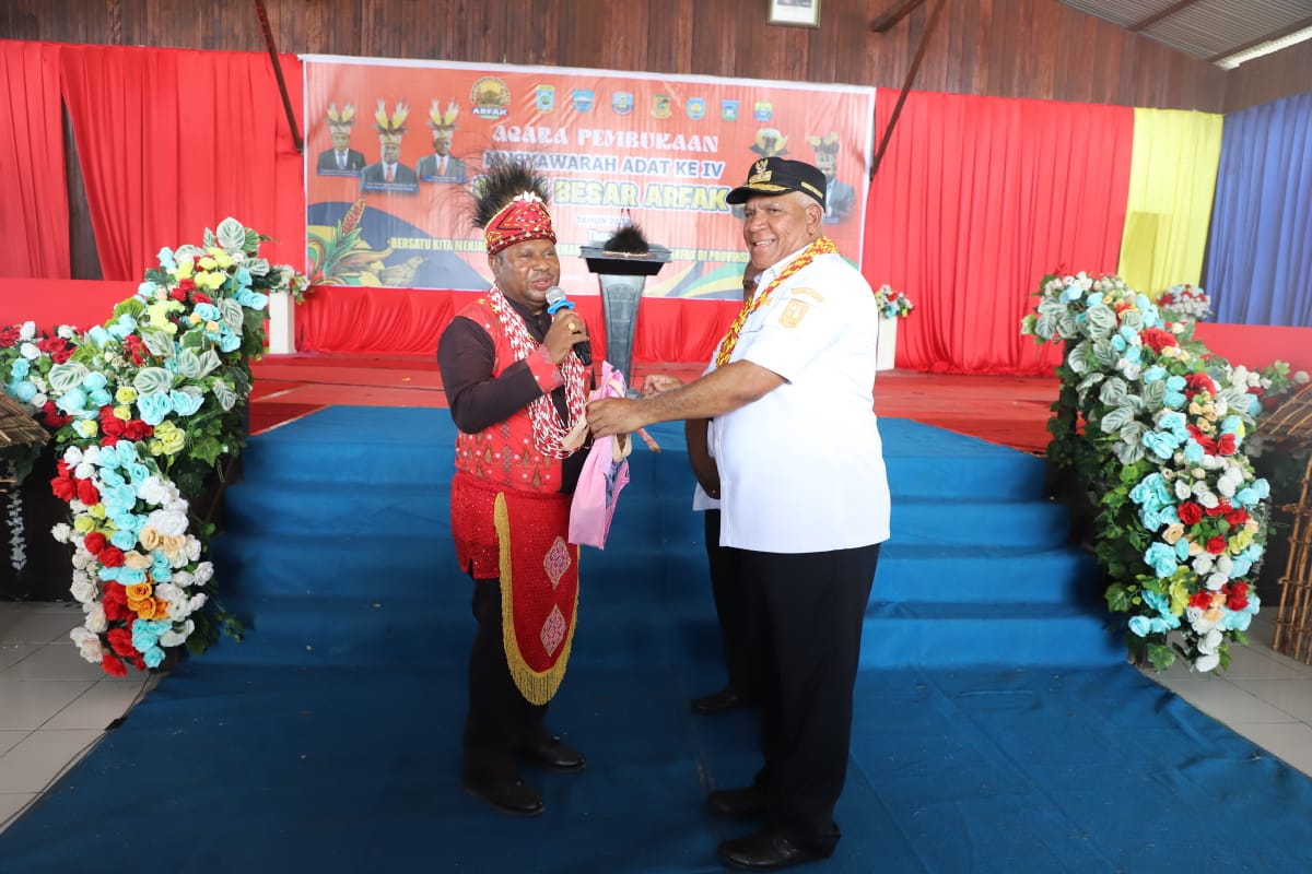 Paulus Waterpauw: Perekaman KTP Elektronik Penting untuk Masyarakat dan Anggaran Otsus