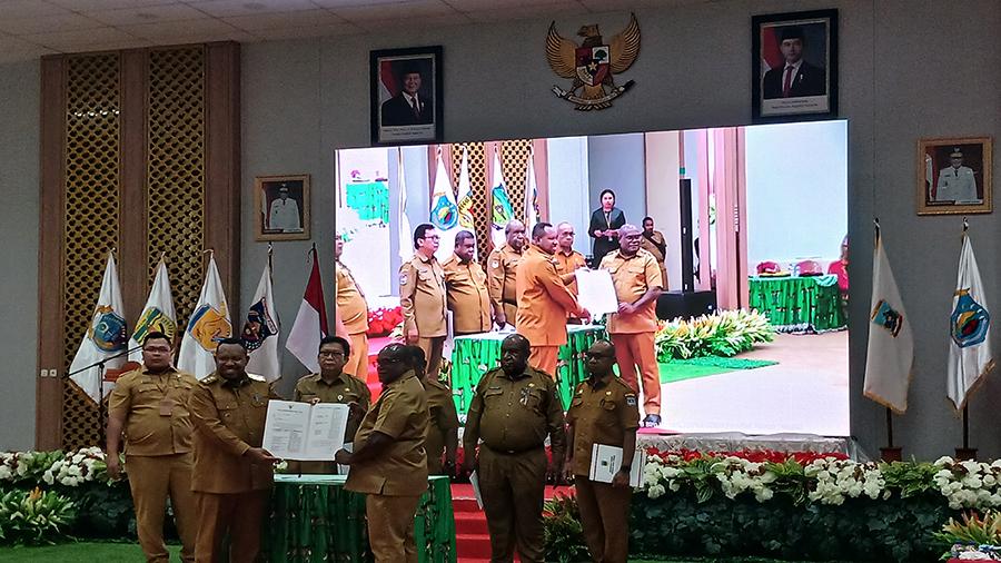 Wakil-Gubernur-Papua-Barat-Daya-Ahmad-Nausrau.jpg