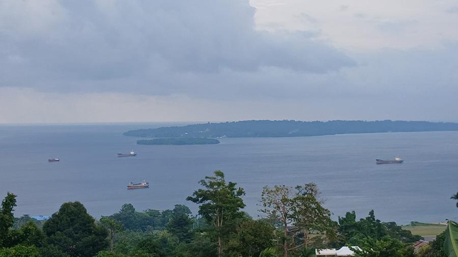 cuaca-mendung-di-sekitar-Pulau-Mansinam-Kabupaten-Manokwari.jpg