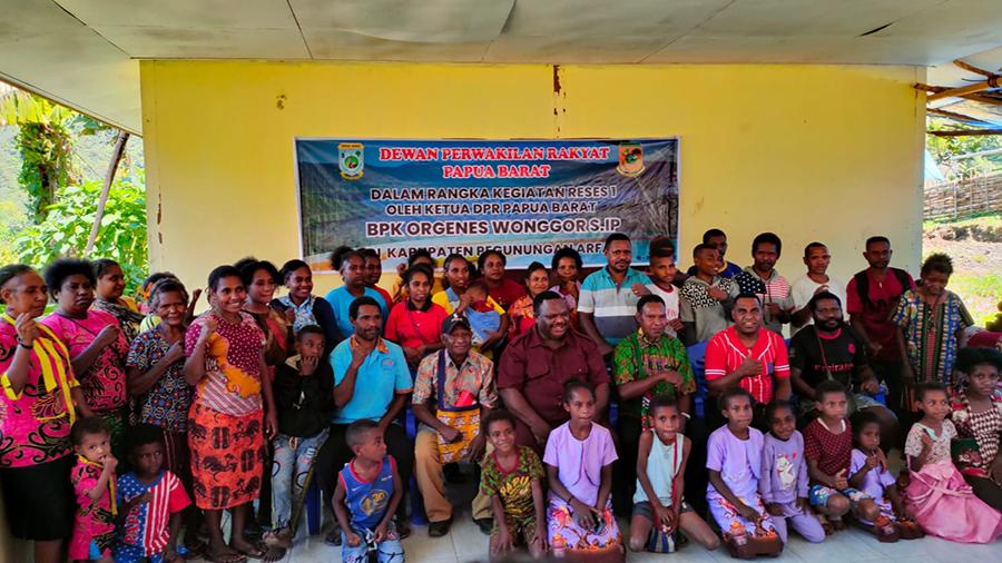 etua-DPR-Papua-Barat-Orgenes-Wonggor-dalam-agenda-reses-pertama-tahun-2023.jpg