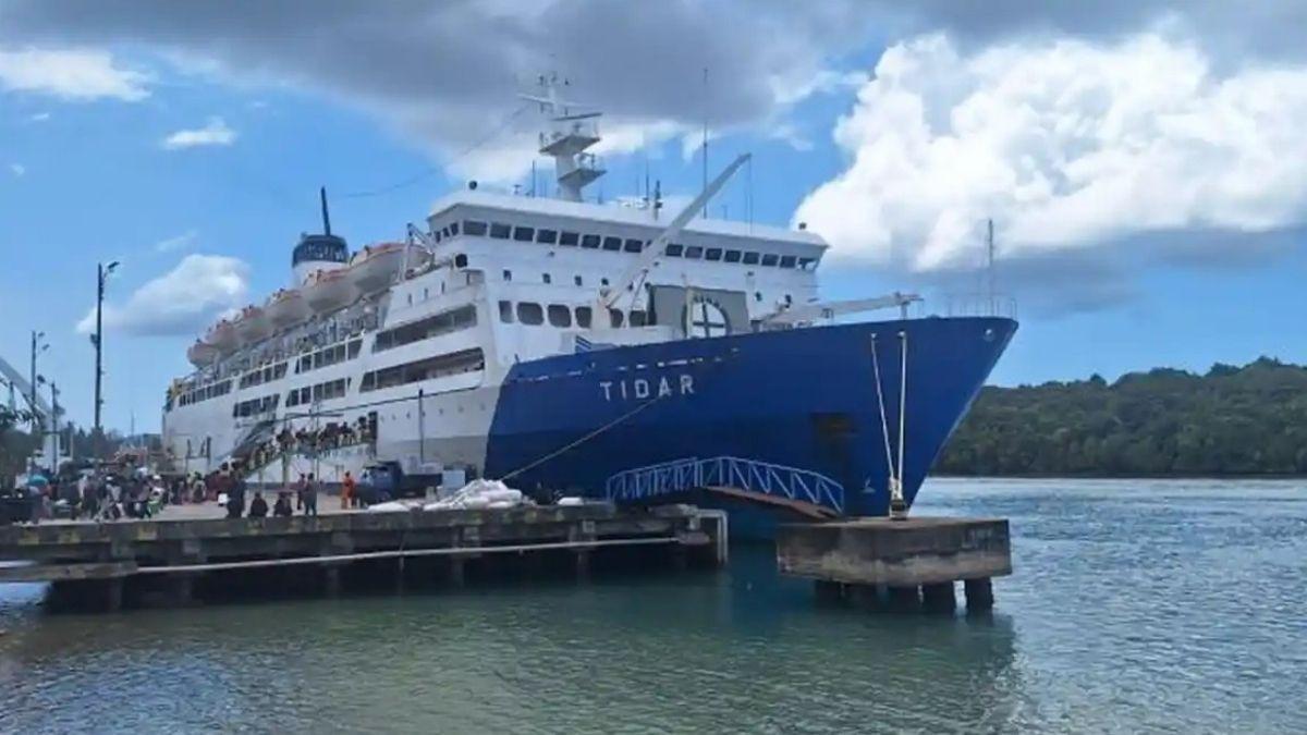 kapal-pelni-tidar.jpg