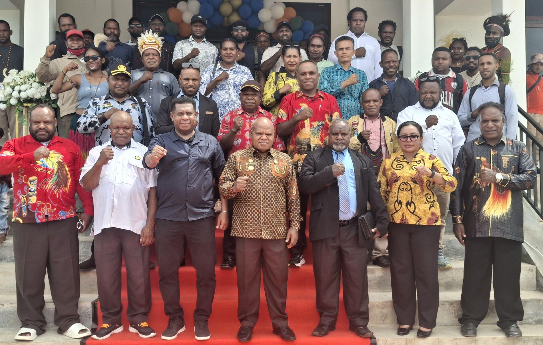 komit-yuni-wonda.jpg