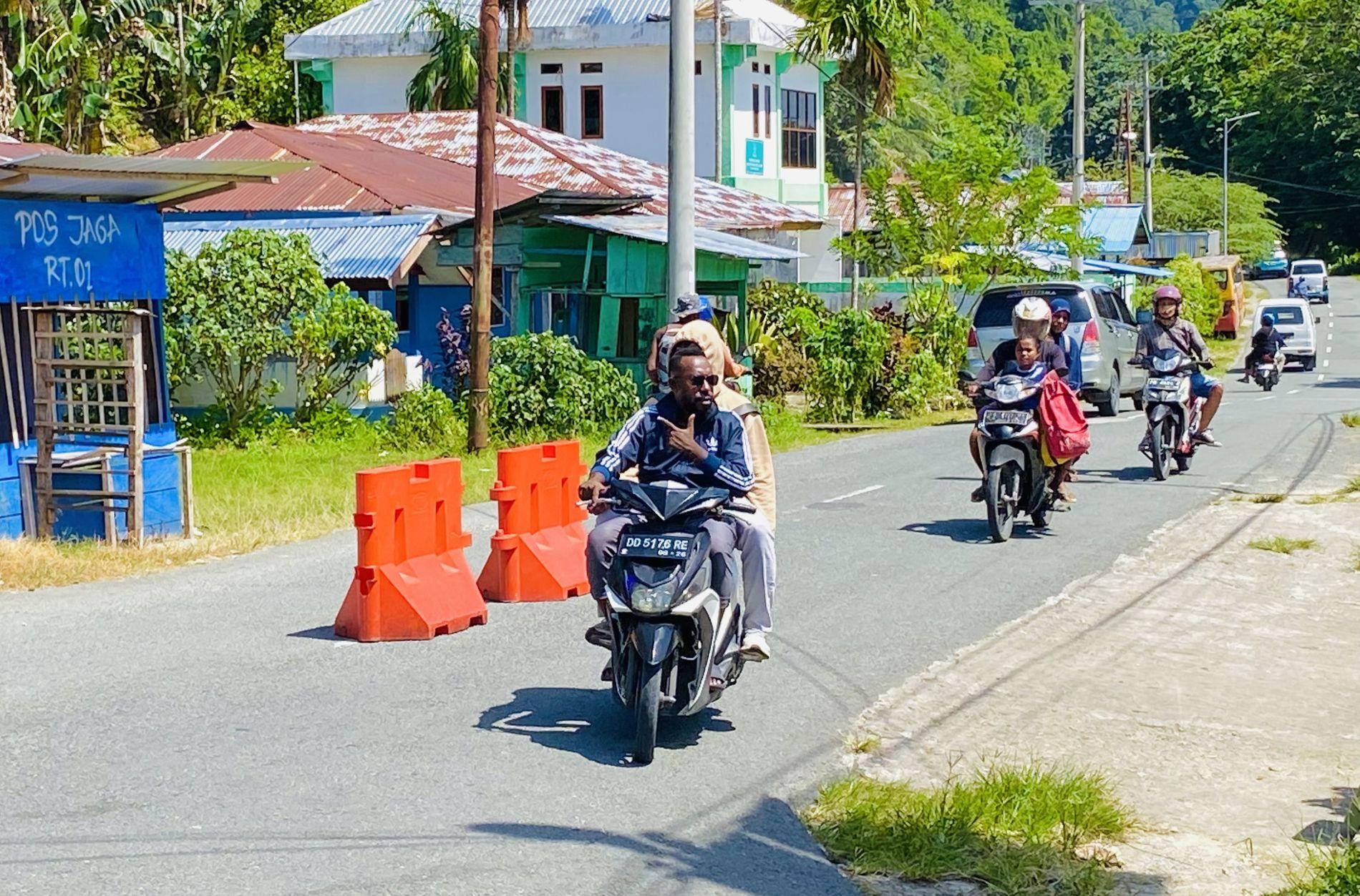 Polisi Alihkan Arus Lalu Lintas di Kawasan Kaki Air Kecil Kaimana
