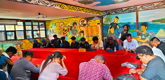 Terkait Kasus Pemukulan, Warga Swapen Bahari dan Anggota Satbrimob Polda Papua Barat Sepakat Damai