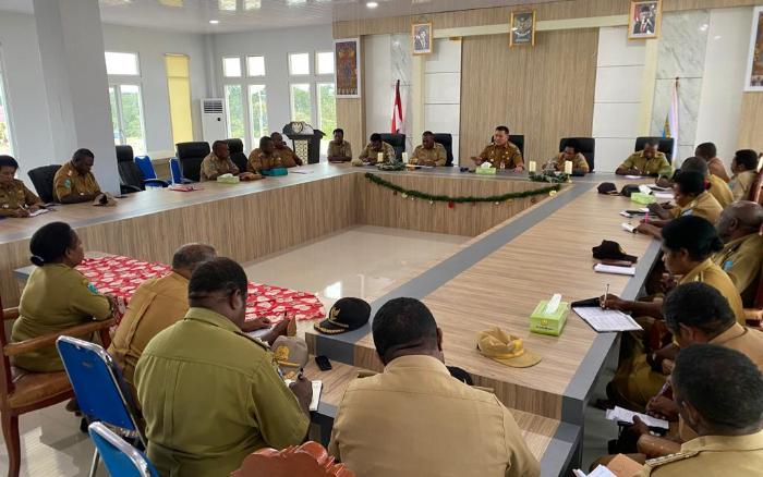 rapat-pj-bupati-maybrat-kepala-distrik.jpg