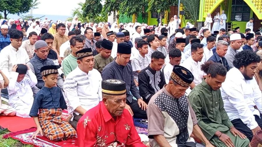 Muhammadiyah Manokwari Gelar Salat Idulfitri 1447 H, Jemaah Padati Halaman Kampus UMPB