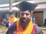 Jemy-Pigome-wisudawan-program-Magister-S2-Ilmu-Lingkungan-Universitas-Papua.jpg
