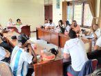 Panitia-penyelengara-konvoi-damai-dan-nonton-bareng-Piala-Dunia-2022-mengikuti-rapat.jpg