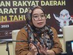 Pelaksana-tugas-KPU-Papua-Barat-Daya-Fatmawati-sedang-diwawancarai-media.jpg