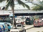 Potret-terminal-sementara-kelapa-II-yang-menampung-sejumlah-angkutan-umum.jpg