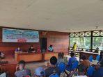 Suasana-pertemuan-YPMAK-dengan-masyatakat-di-Kampung-Atuka.jpg