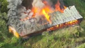 BANGUNAN-SMP-KIWIEOK-TERBAKAR.jpg