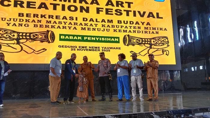 Lestarikan Budaya Komoro-Amungme, PKBM Gelar Timika Art Creation Festival