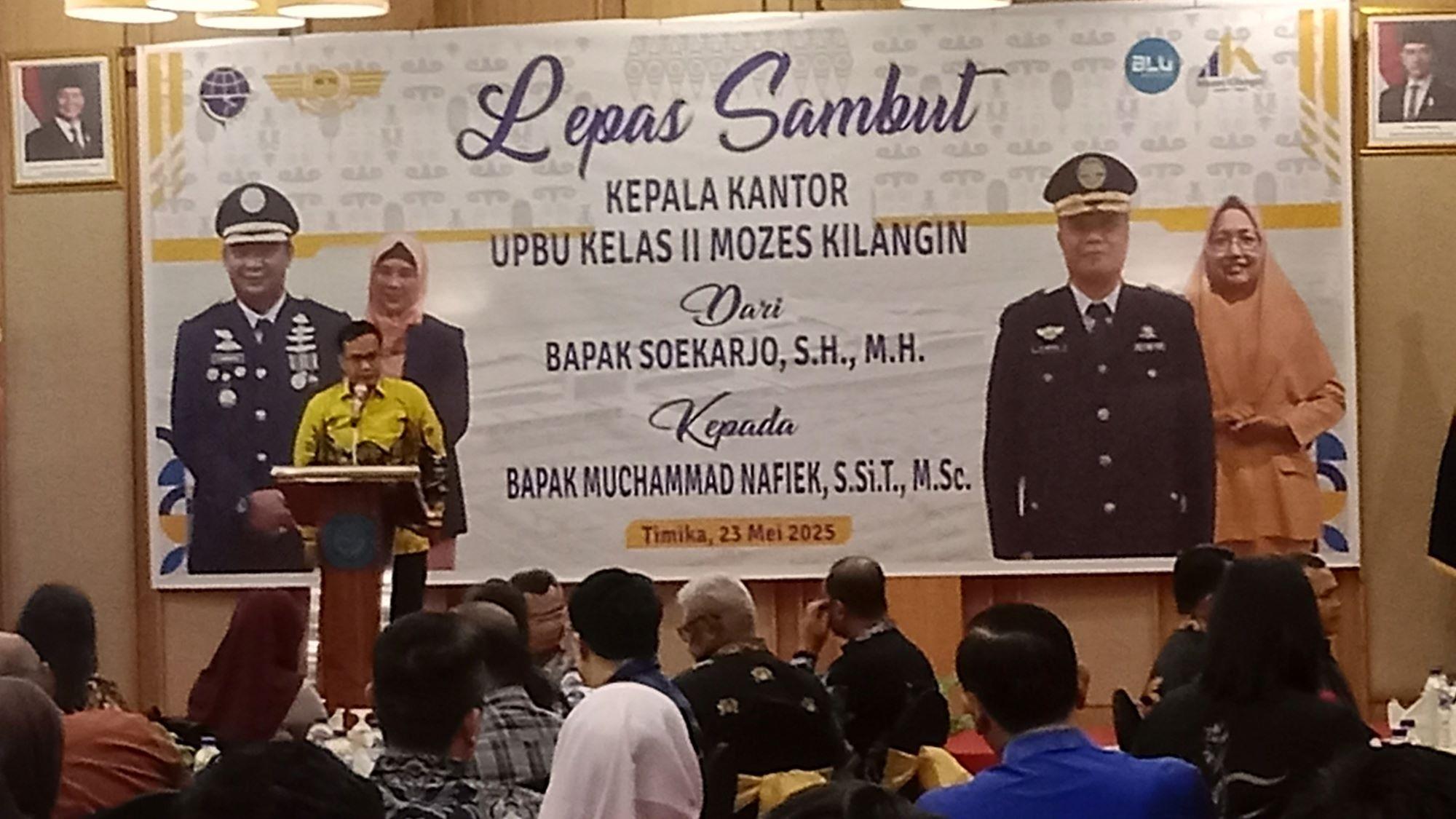 Saggy kokrak yosh fotosurat