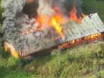 BANGUNAN-SMP-KIWIEOK-TERBAKAR.jpg