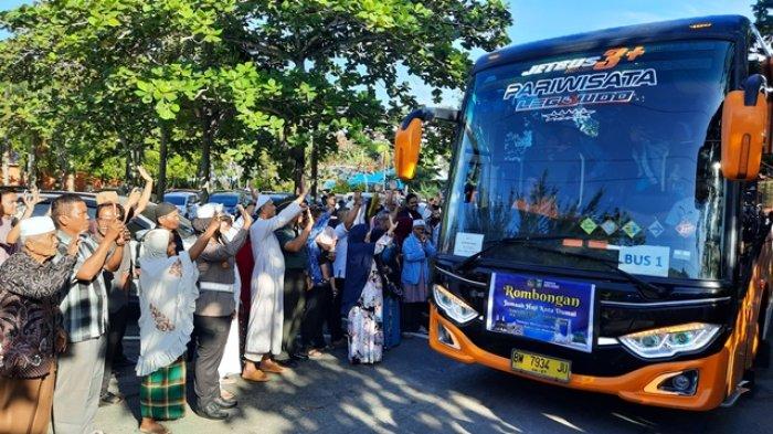 135 JCH Dumai Berangkat Menuju Embarkasi Antara Pekanbaru Dilepas Walikota