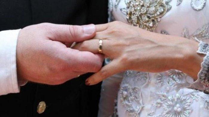 2 Kali Menjada, Wanita Pengusaha Ini Baru Dapat Kepuasan Setelah Dinikahi Seorang Brondong