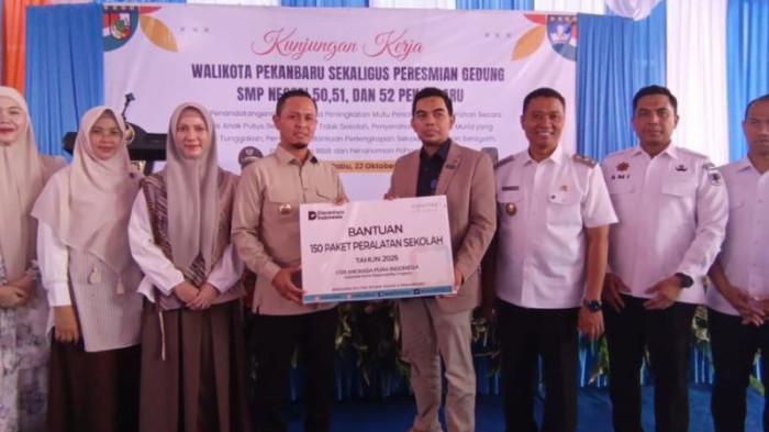 Angkasa Pura Indonesia Salurkan Bantuan Pendidikan dan Penghijauan untuk Sekolah di Pekanbaru