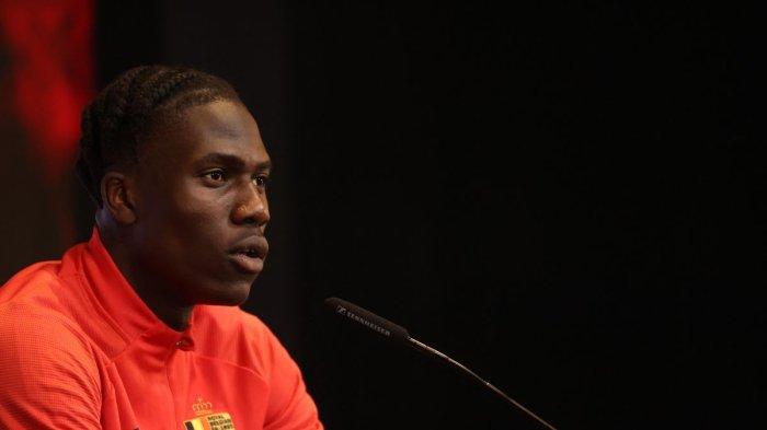 Manchester United Transfer: Butuh Gelandang, Ten Hag Pilih Amrabat atau Onana?