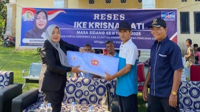 Anggota Dewan di Kuansing Bagi-bagi Kain Kafan, Ada Kisah Pilu di Baliknya