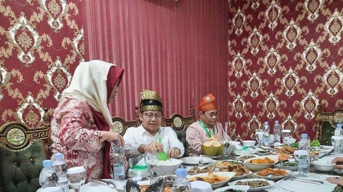 BREAKING NEWS: Cawapres Muhaimin Iskandar Langsung Dijamu Makan Siang di Pondok Melayu Pekanbaru