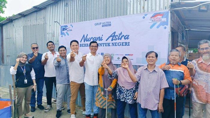 Bakti Sosial Group Astra Pekanbaru, Puluhan Paket Sembako Dibagikan untuk Kaum Disabilitas