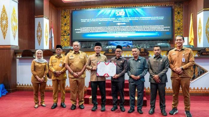 DPRD Pekanbaru mengesahkan Perda No 9 Tahun 2016 2