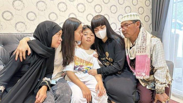 Adik Dinar Candy yang Hilang Kontak Saat Gempa Cianjur Ditemukan, Begini Kondisinya