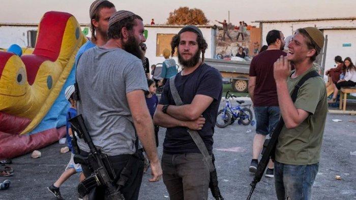 Ekstremis Yahudi yang Dipersenjatai Serang Warga Palestina di Tepi Barat