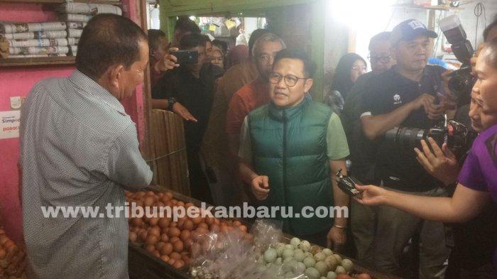 FOTO: Cak Imin Kunjungi Pasar Arengka Pekanbaru - FOTO_Cak_Imin_Kunjungi_Pasar_Arengka_Pekanbaru_2.jpg