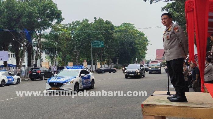 Adegan Menjinakkan Bom dan Baku Tembak di Simulasi Sispamkota Pemilu 2024 Pekanbaru Hari Ini