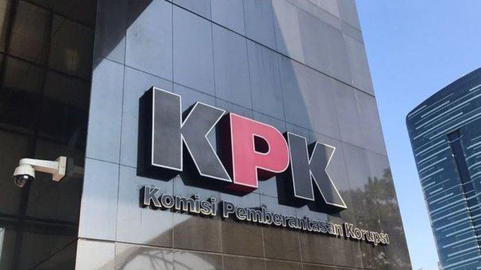 Dituding Takut Usut Proyek Whoosh, Saut Situmorang Sentil KPK: Cermin Prinsip yang Rusak