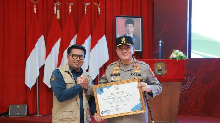 Gagalkan Penyelundupan Ratusan Pekerja Migran Ilegal, Polda Riau Dapat Penghargaan Dari BP2MI