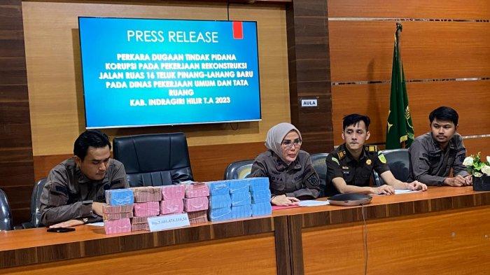 Kontraktor Kembalikan Rp 1,6 Miliar, Kejari Inhil Tetap Lanjutkan Dugaan Korupsi Proyek Jalan