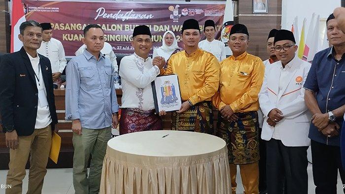 Adam Pastikan Semua Jalan Poros di Kuansing Teraspal Jika Terpilih Jadi Bupati